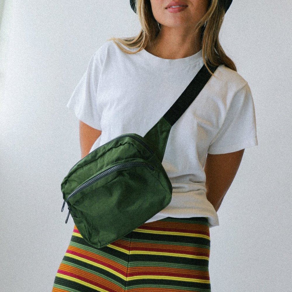 NWT BAGGU Fanny Pack, Bay Laurel - Picture 3 of 7